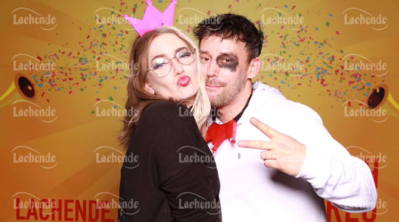 Lachende 08.02.24 21:08 Uhr - 0533