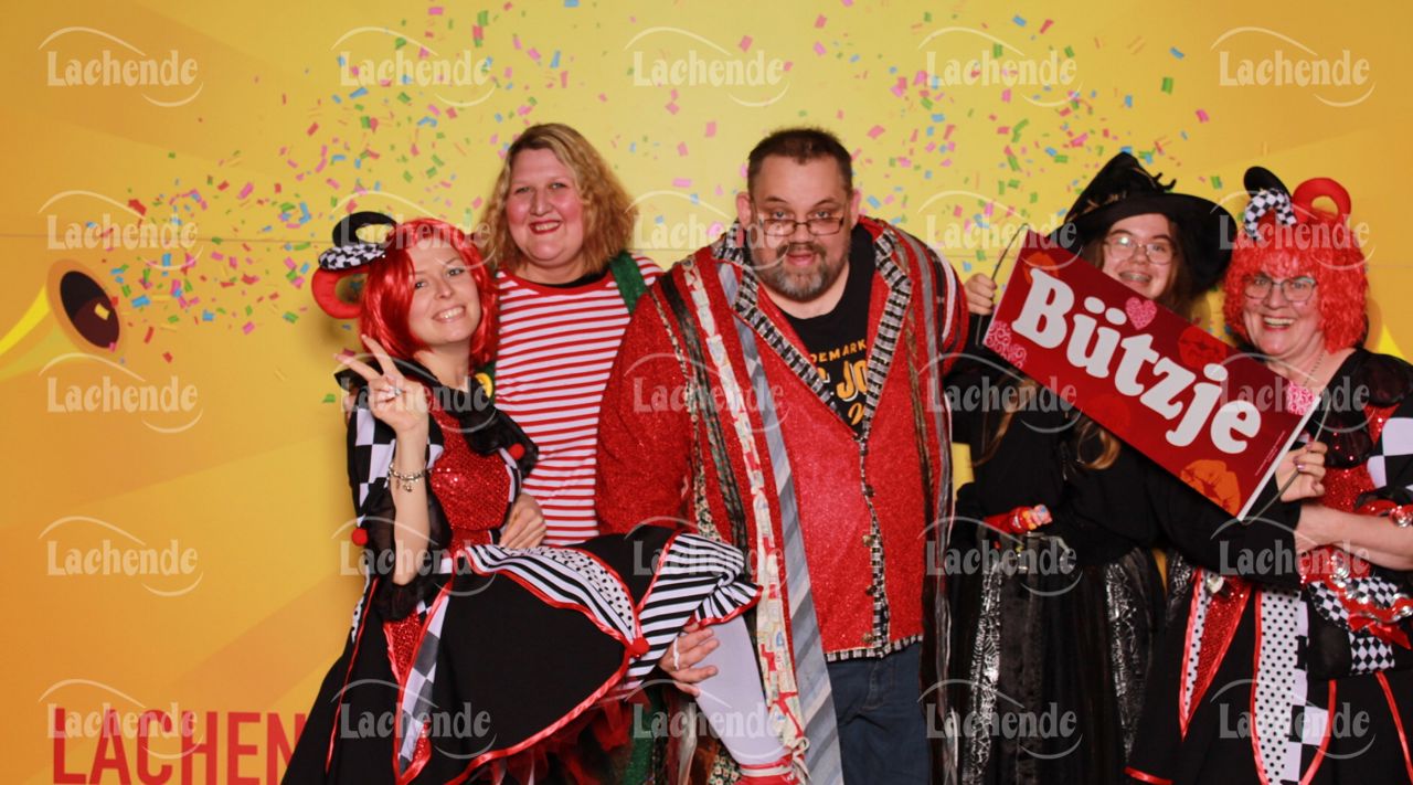 Lachende 08.02.24 17:45 Uhr - 0118