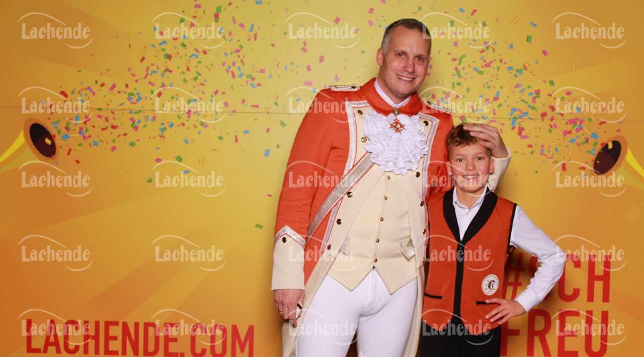 Lachende 08.02.24 21:26 Uhr - 0554