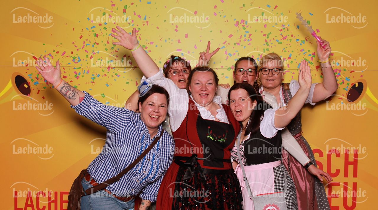 Lachende Kölnarena 09.02.24 20:00 Uhr - 0253