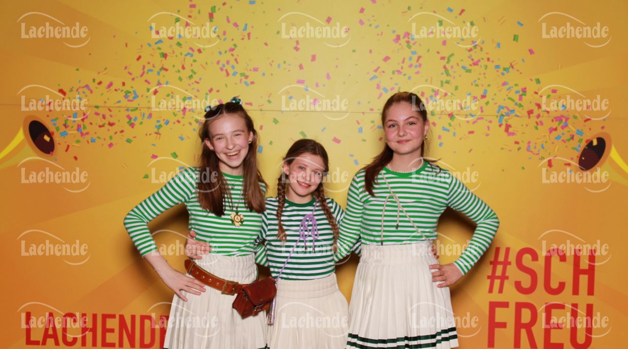 Lachende 08.02.24 19:41 Uhr - 0354