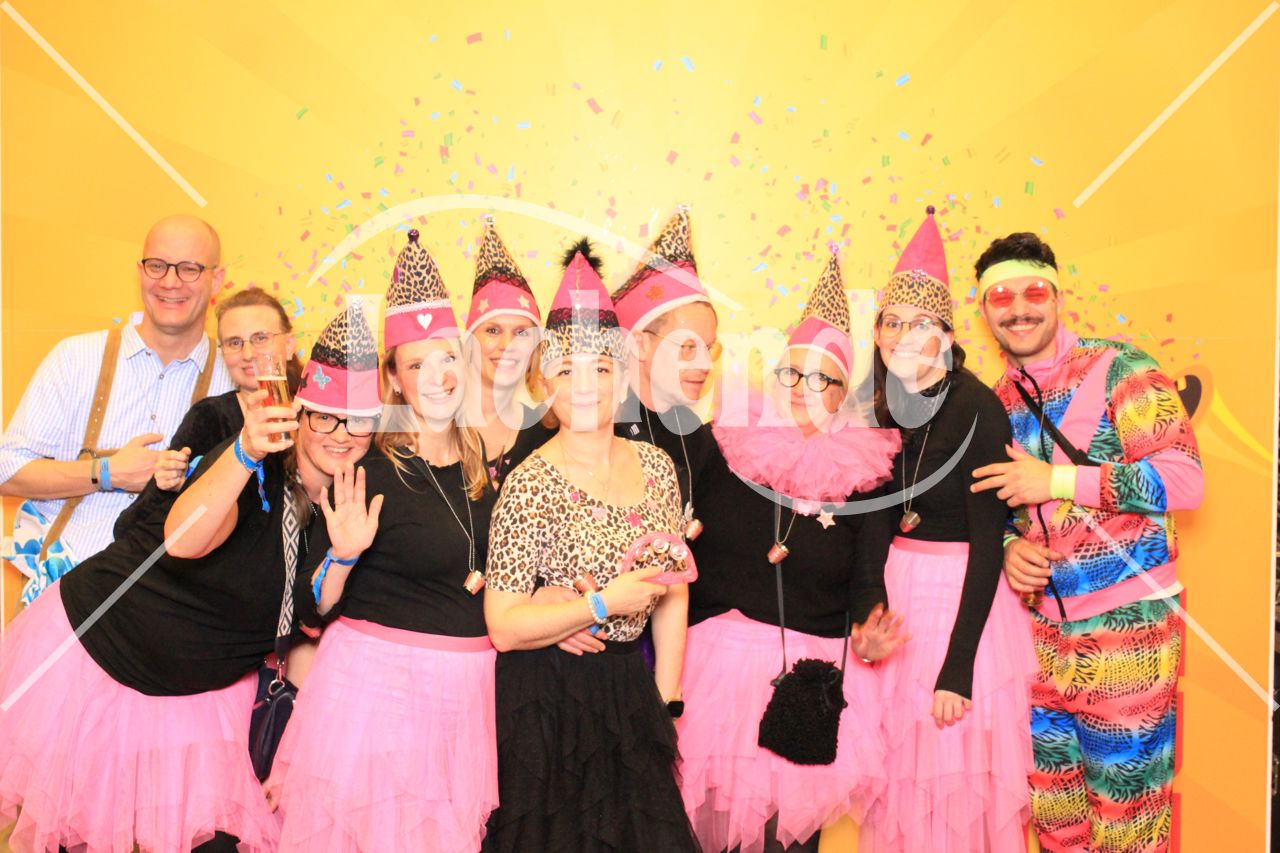 Lachende Kölnarena 16.01.2026 23:02 Uhr - 0207