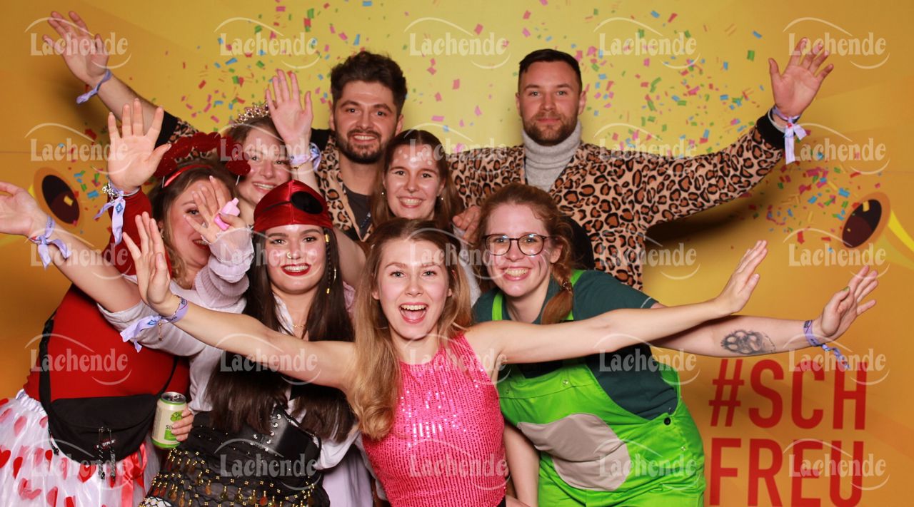 Lachende 08.02.24 21:45 Uhr - 0595