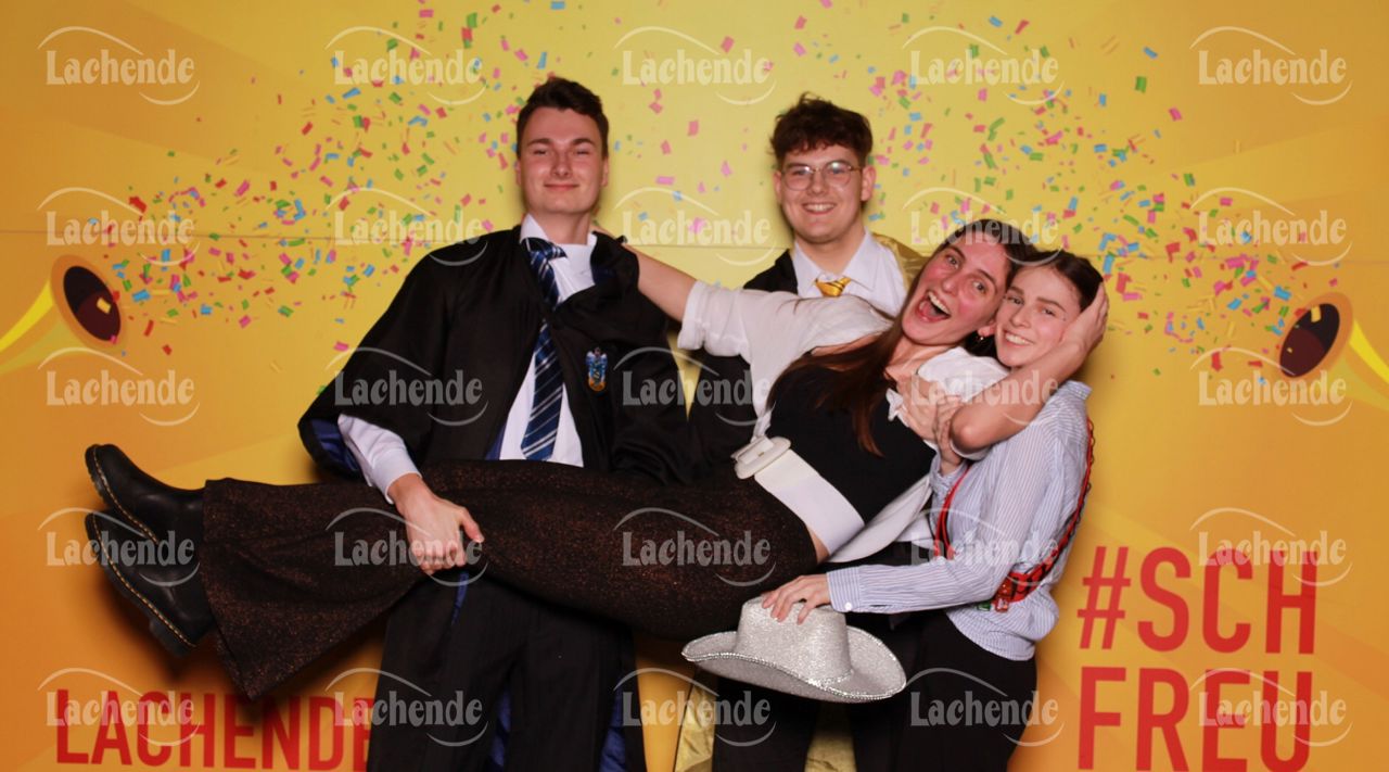 Lachende 08.02.24 20:45 Uhr - 0487