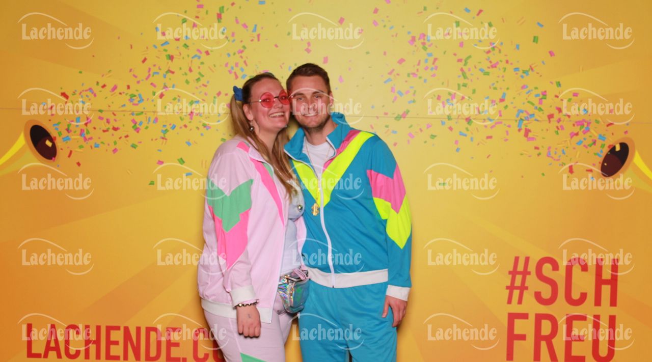 Lachende 08.02.24 21:22 Uhr - 0550