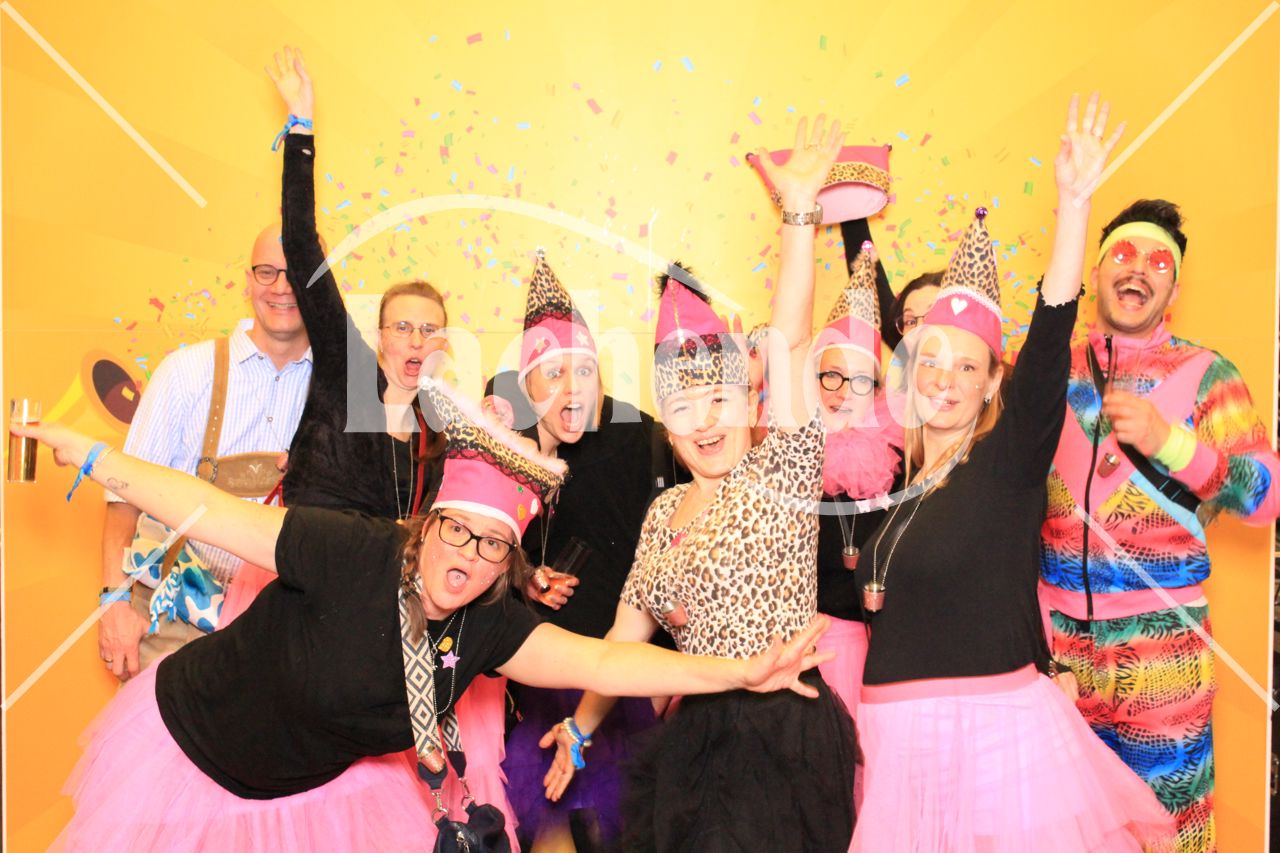 Lachende Kölnarena 16.01.2026 23:04 Uhr - 0209