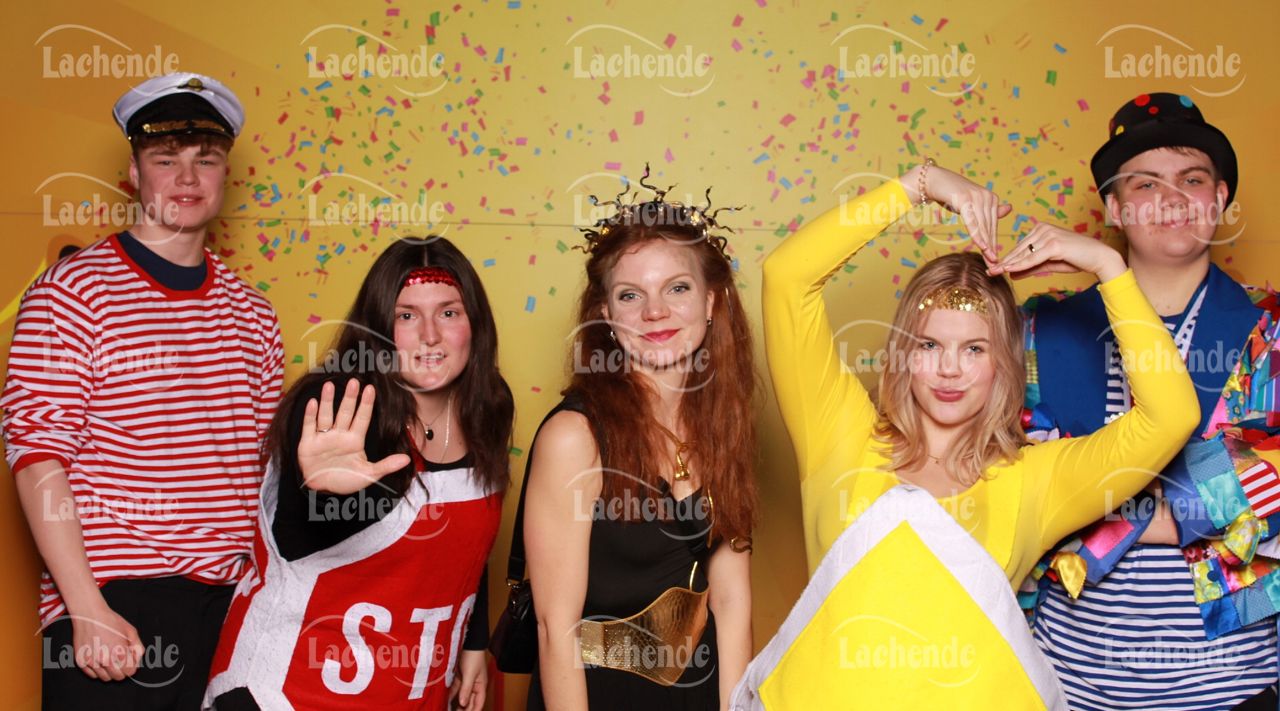 Lachende 08.02.24 20:50 Uhr - 0499