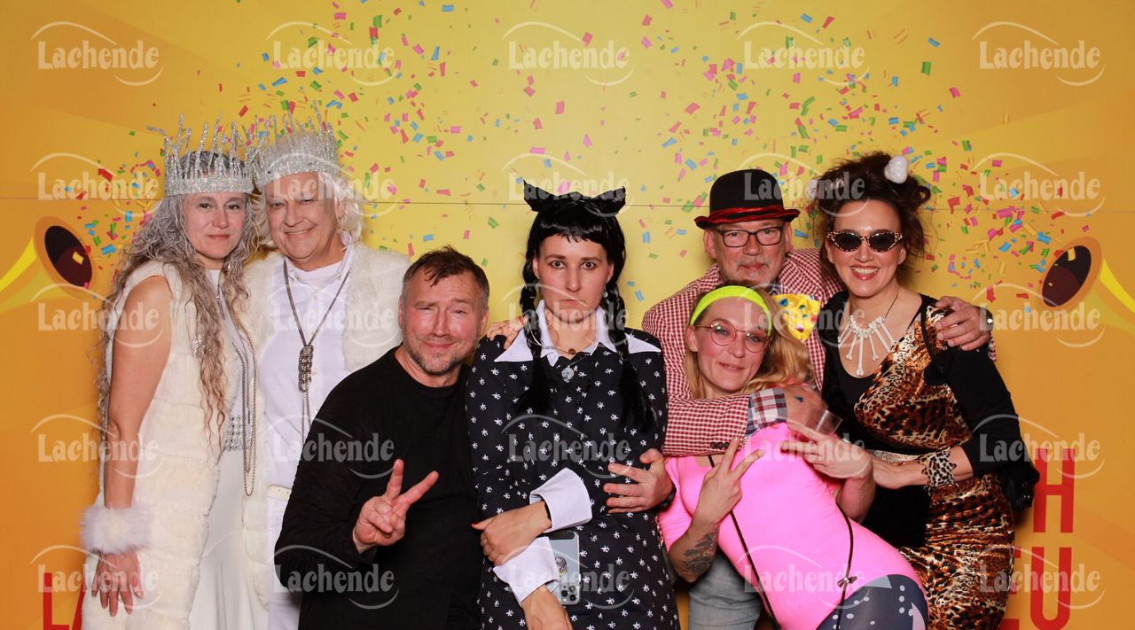 Lachende Kölnarena 09.02.24 21:18 Uhr - 0414