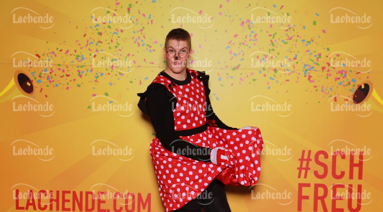 Lachende 08.02.24 21:43 Uhr - 0591