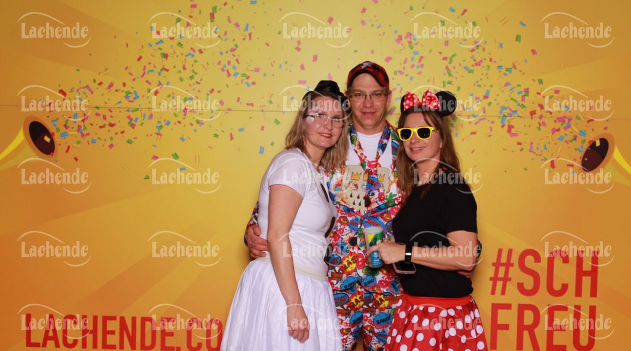 Lachende 08.02.24 21:27 Uhr - 0557