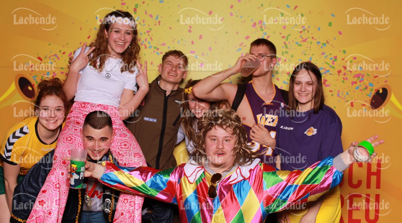 Lachende 08.02.24 20:57 Uhr - 0520