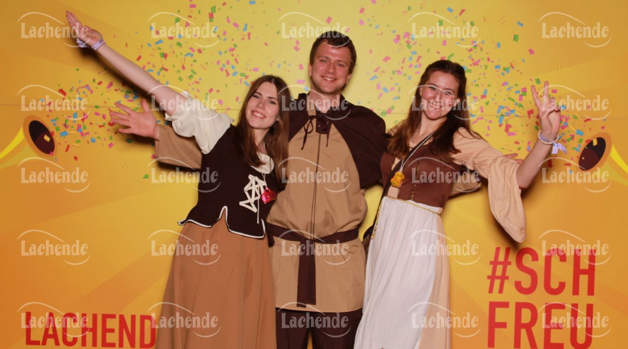 Lachende 08.02.24 21:37 Uhr - 0574