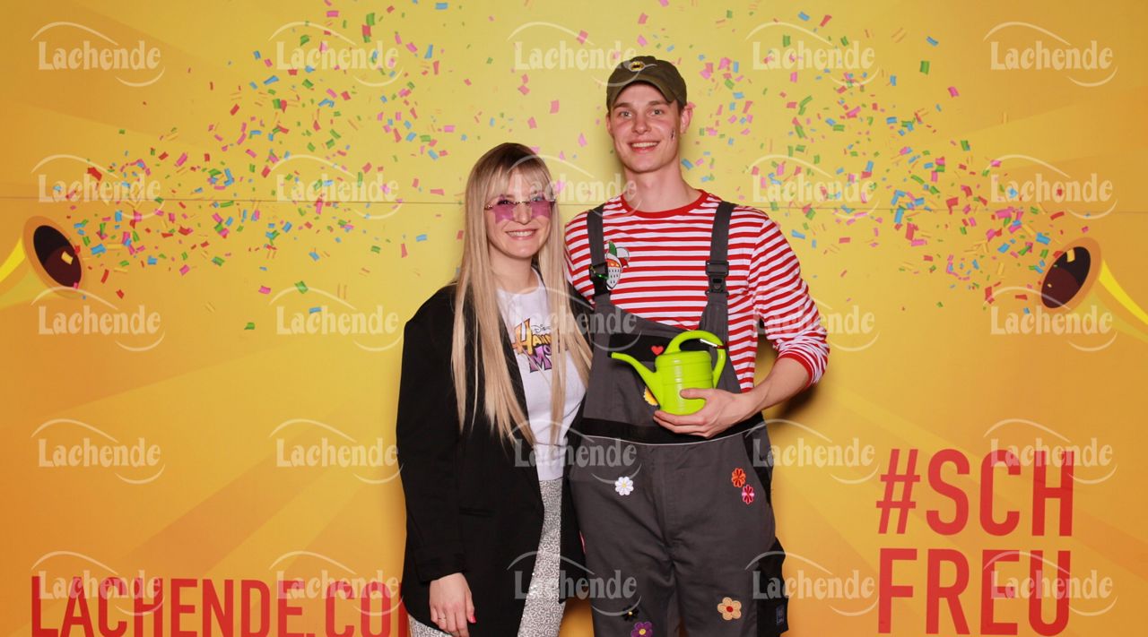 Lachende Kölnarena 11.02.24 20:08 Uhr - 0518