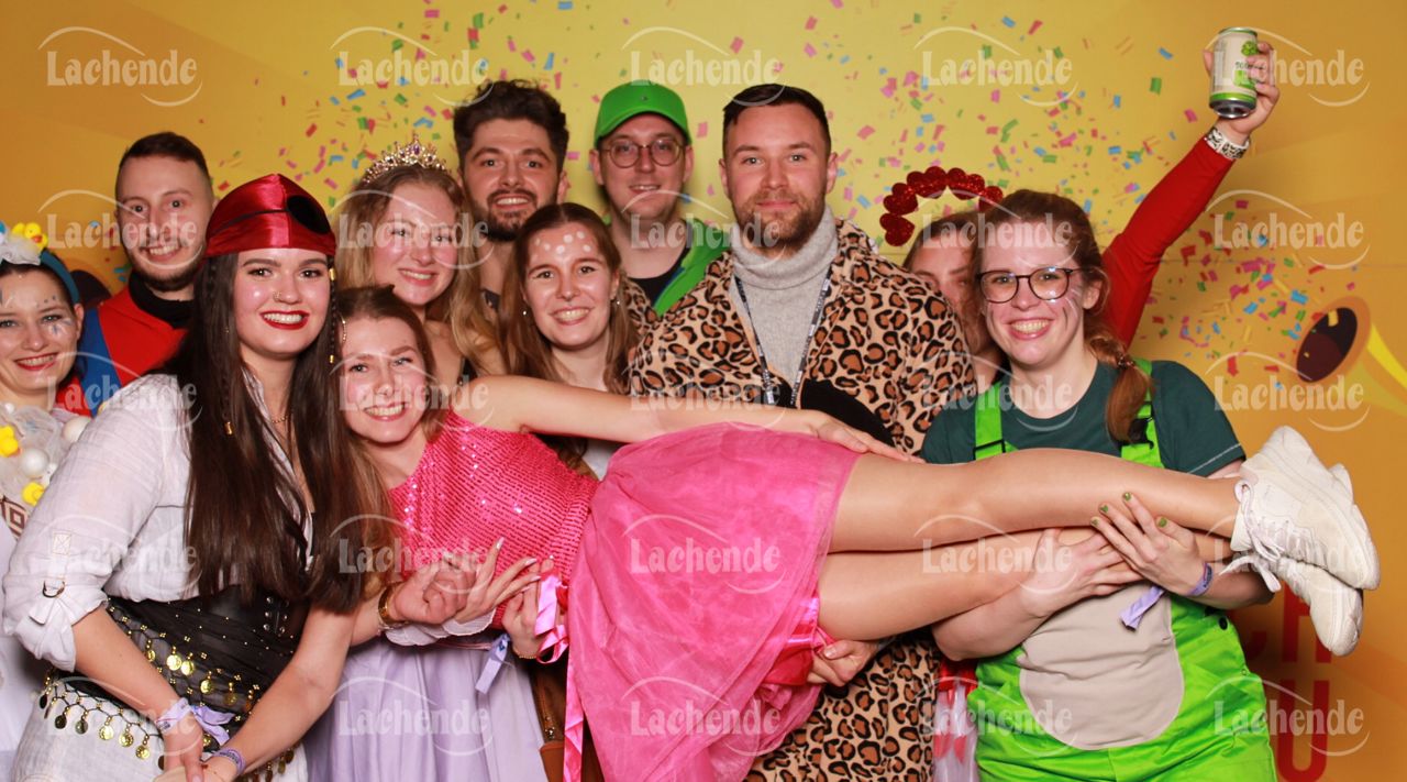 Lachende 08.02.24 21:45 Uhr - 0594