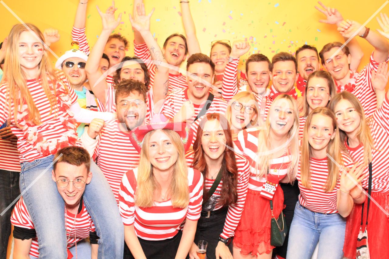 Lachende Kölnarena 14.02.2026 22:36 Uhr - 0559