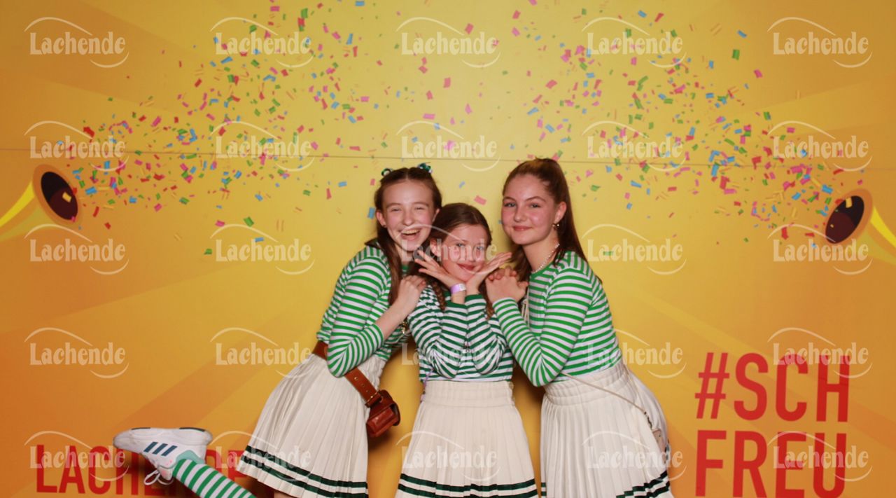 Lachende 08.02.24 19:41 Uhr - 0355