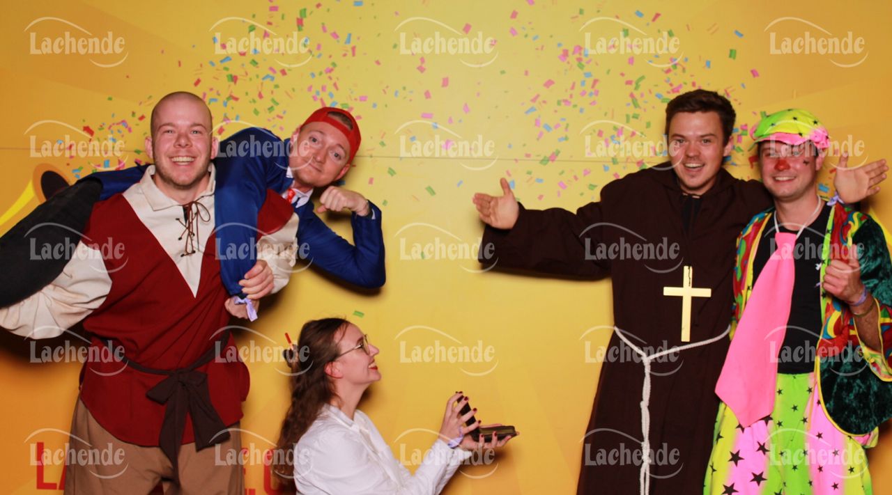 Lachende 08.02.24 19:07 Uhr - 0282