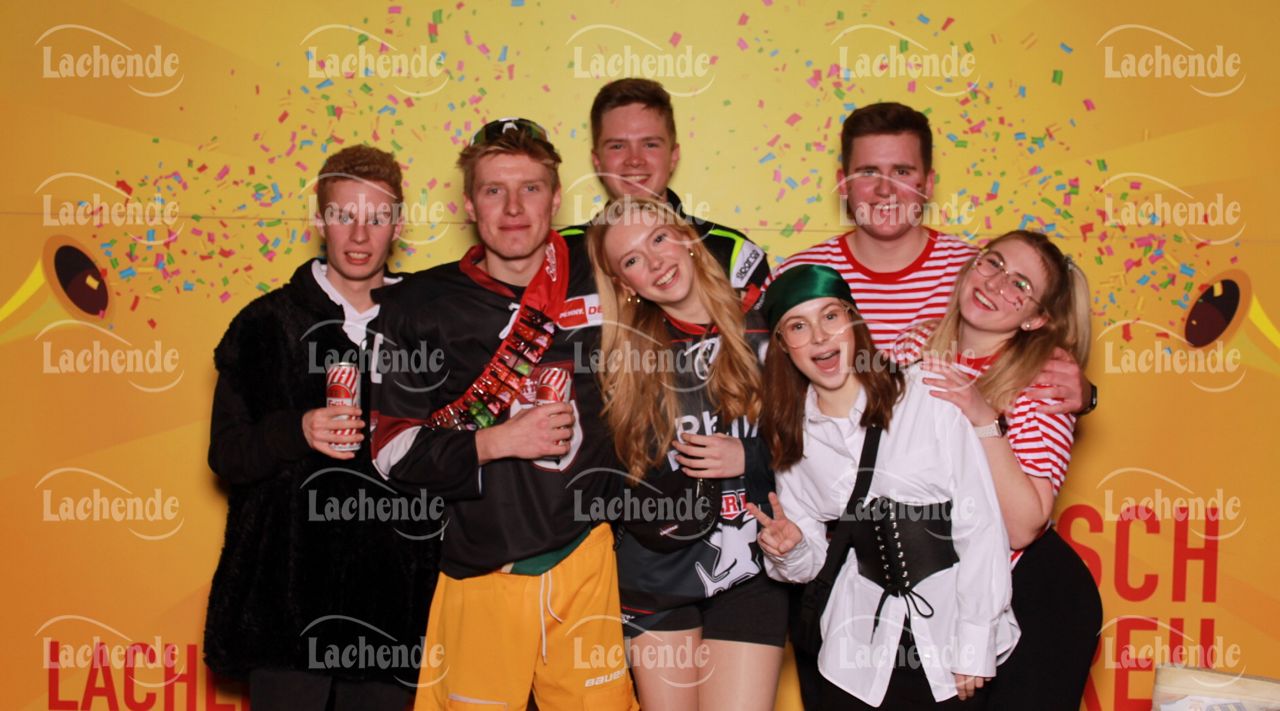 Lachende 08.02.24 17:54 Uhr - 0138