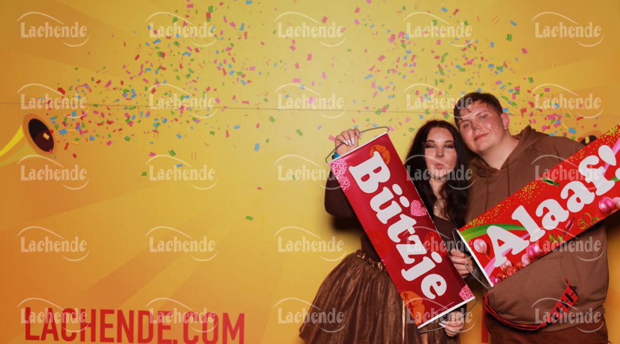 Lachende 08.02.24 19:26 Uhr - 0324