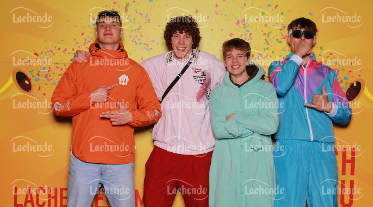 Lachende 08.02.24 18:41 Uhr - 0251