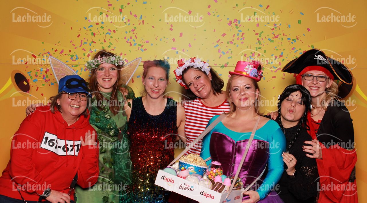 Lachende Kölnarena 09.02.24 18:59 Uhr - 0111