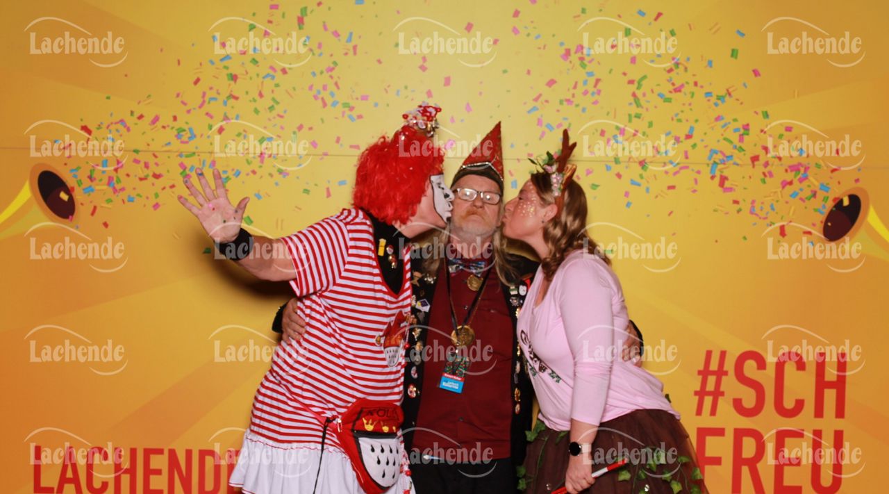 Lachende 08.02.24 17:55 Uhr - 0140