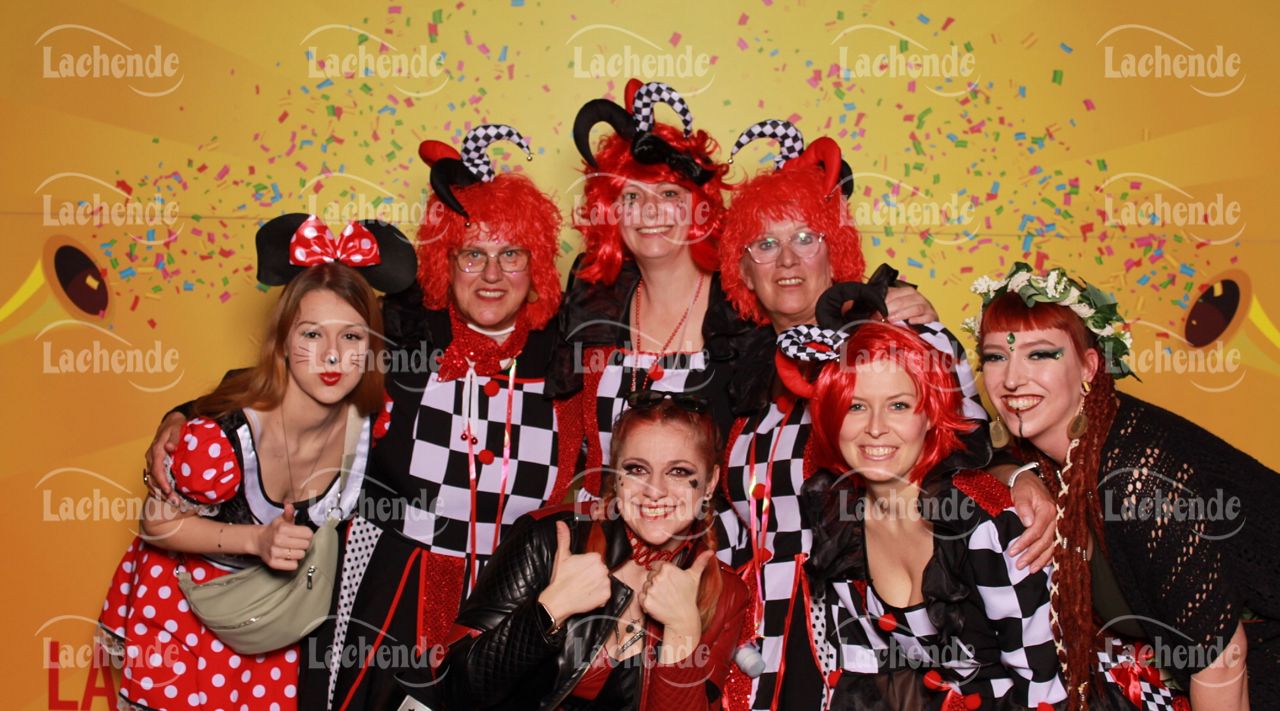 Lachende 08.02.24 17:58 Uhr - 0144