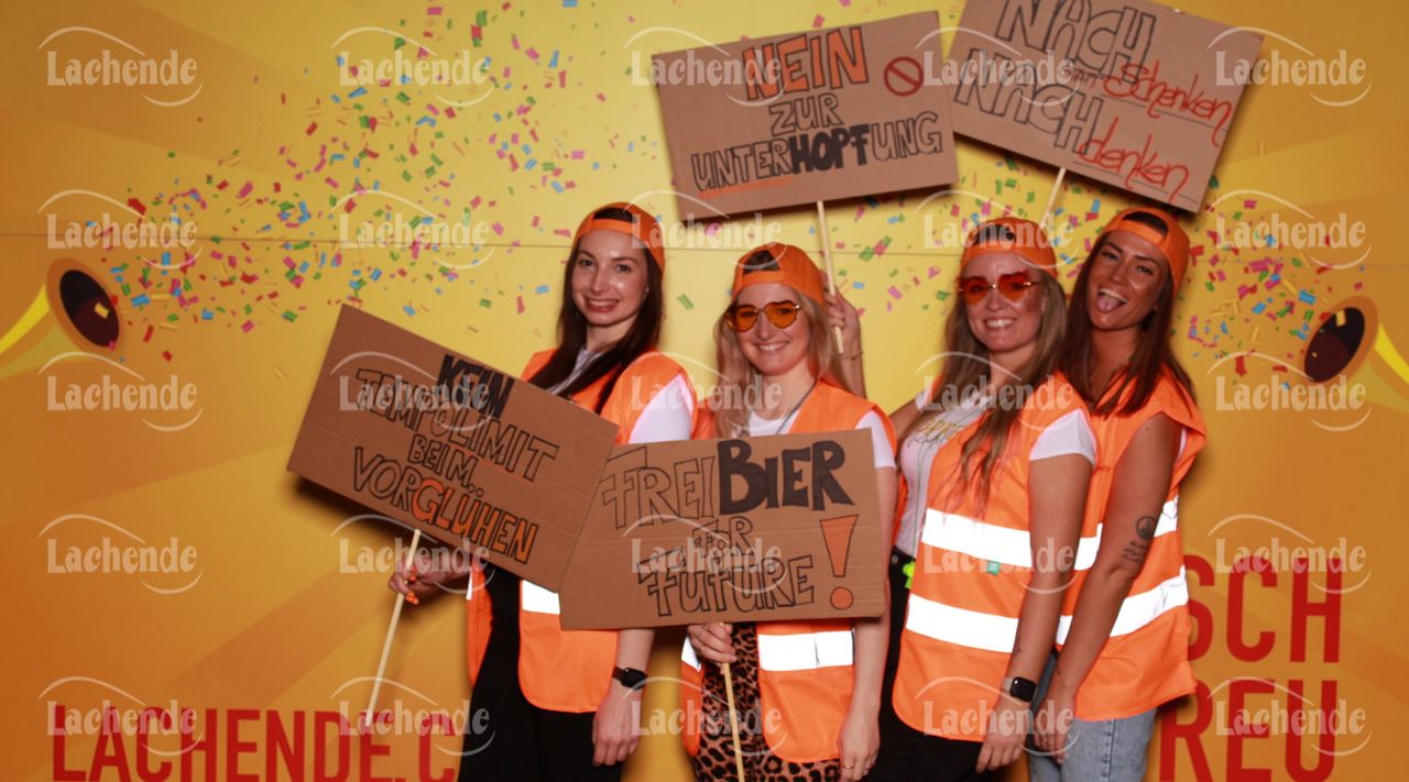 Lachende 08.02.24 18:39 Uhr - 0247