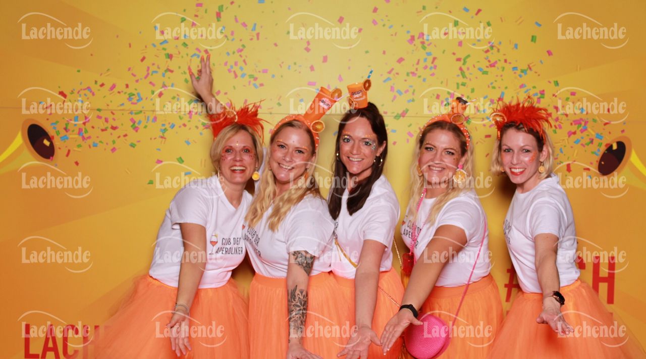 Lachende 08.02.24 18:20 Uhr - 0191