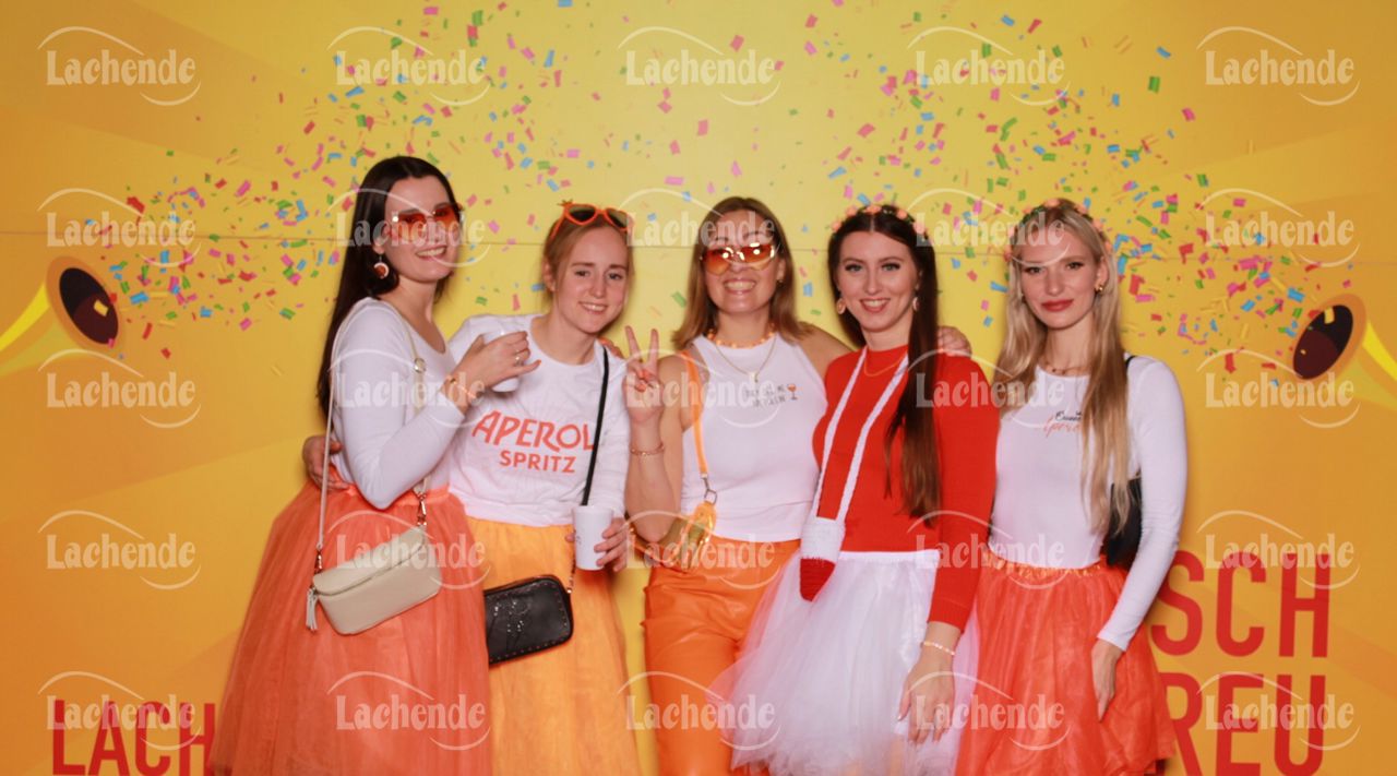 Lachende 08.02.24 17:47 Uhr - 0123