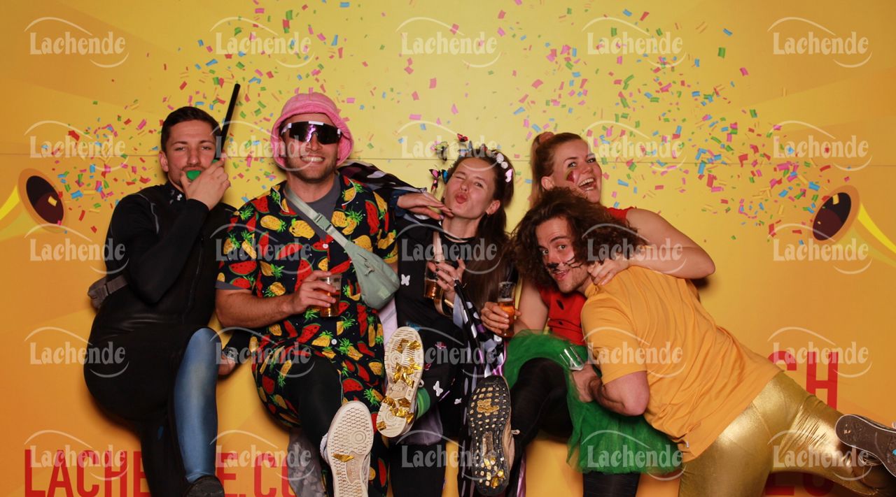 Lachende Kölnarena 11.02.24 19:54 Uhr - 0480