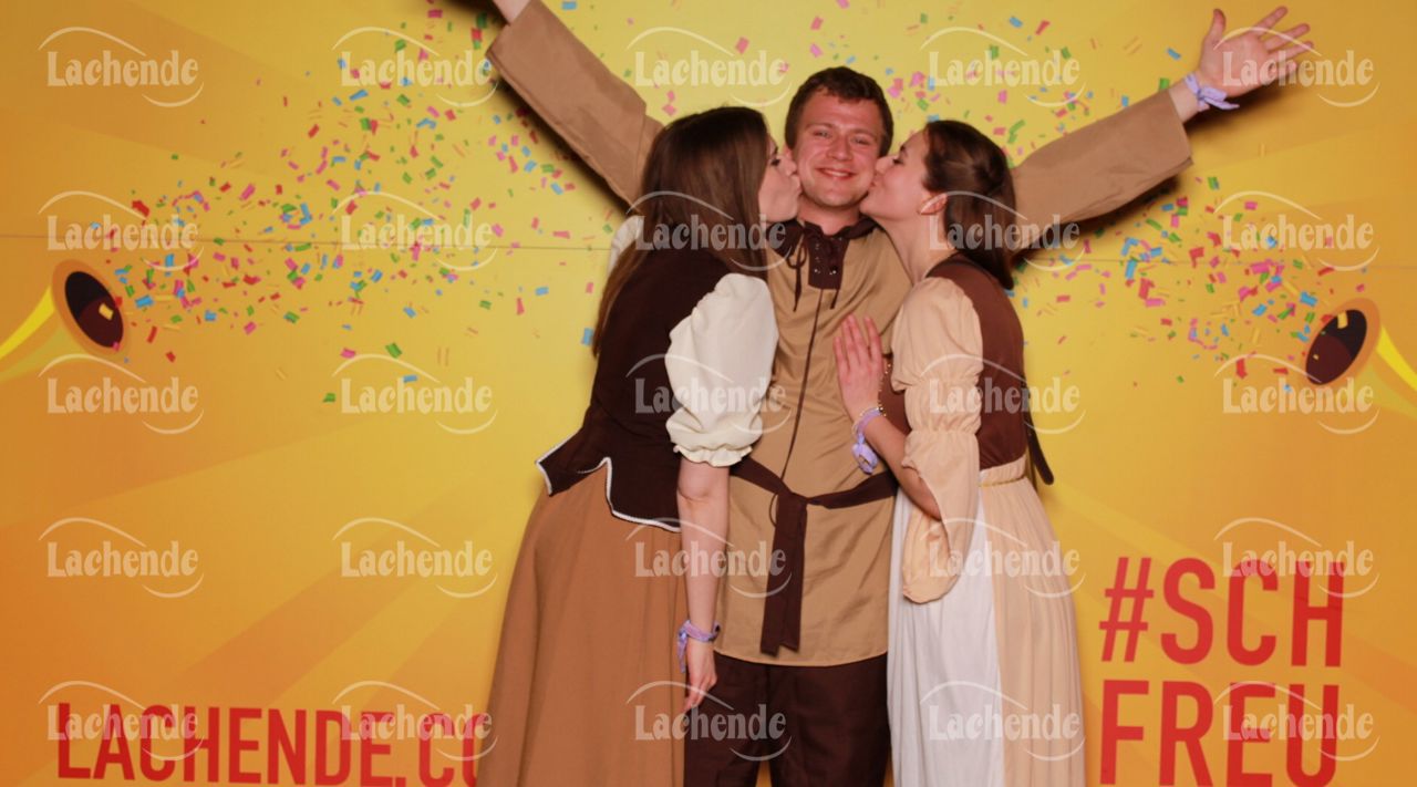 Lachende 08.02.24 21:38 Uhr - 0575